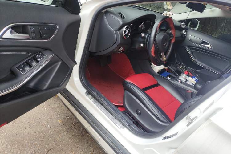 Used Mercedes-Benz GLA 2016 GLA 200 Sport Edition Driver Seat