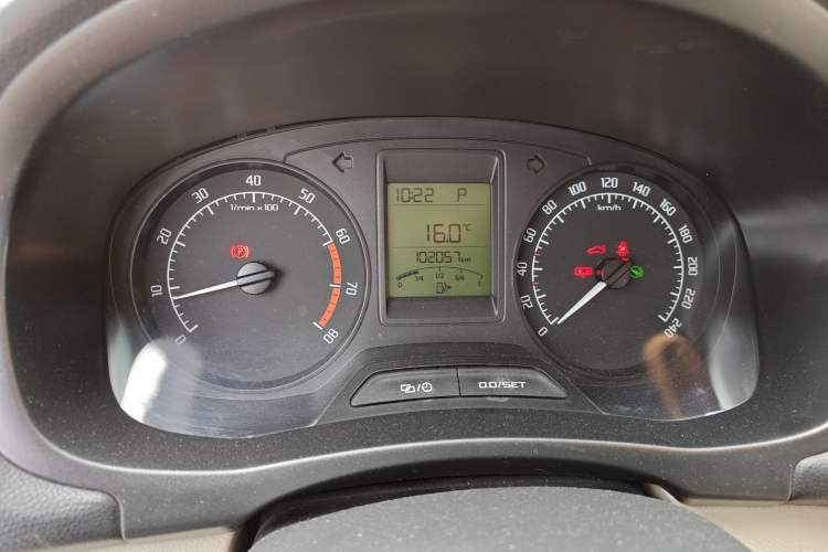 Used Skoda Fabia 2014 1.4L Automatic Crystal Edition