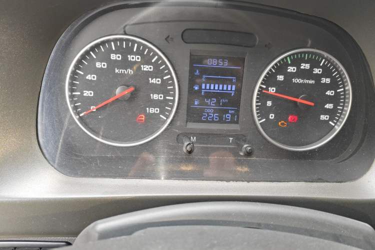 Used Iveco Power Daily 2017 2.5T Classic A37 High-Roof 7-Seater Passenger Van 47Z5 Odometer Close Up