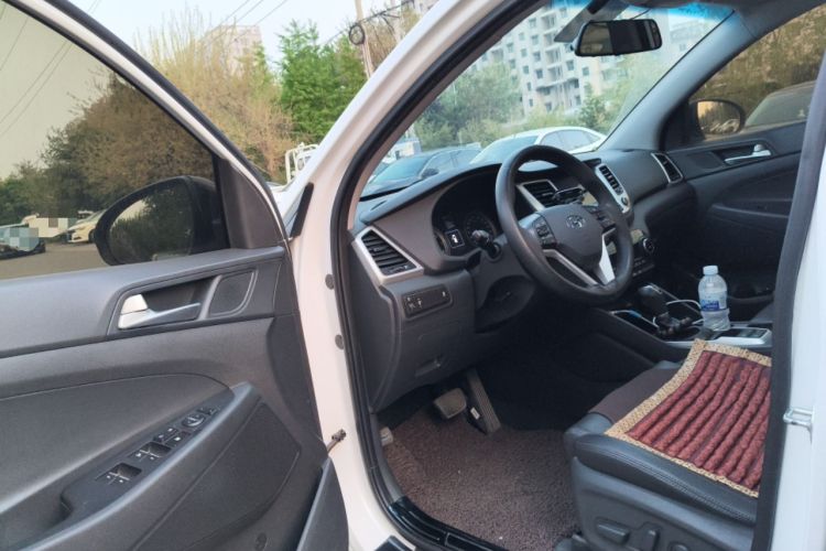 Used Hyundai Tucson 2018 1.6T Dual-Clutch Two-Wheel Drive 15th Anniversary Special Edition
