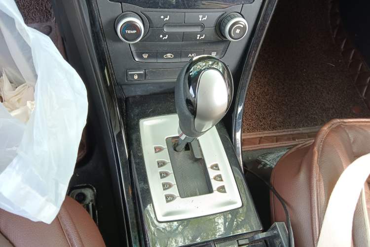 Used MG 6 2010 Hatchback 1.8L Automatic New Year Edition Gear Lever