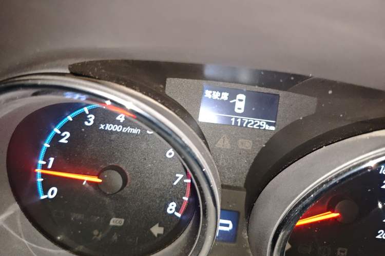 Used Toyota Reiz 2010 2.5V Fengdu Elite Edition Odometer Close Up