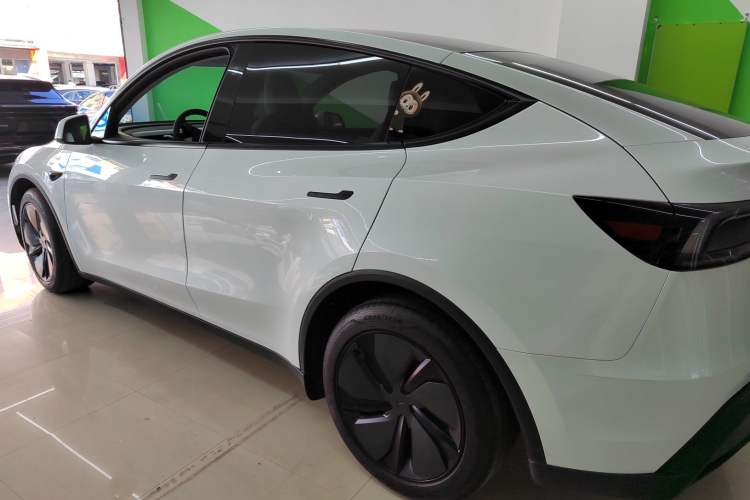 Used Tesla Model Y 2025 Rear-Wheel-Drive Version