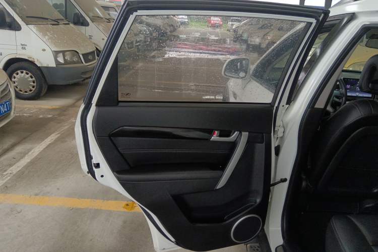 Used Chevrolet Captiva 2014 2.4L Two-Wheel Drive Urban Version 7 Seats