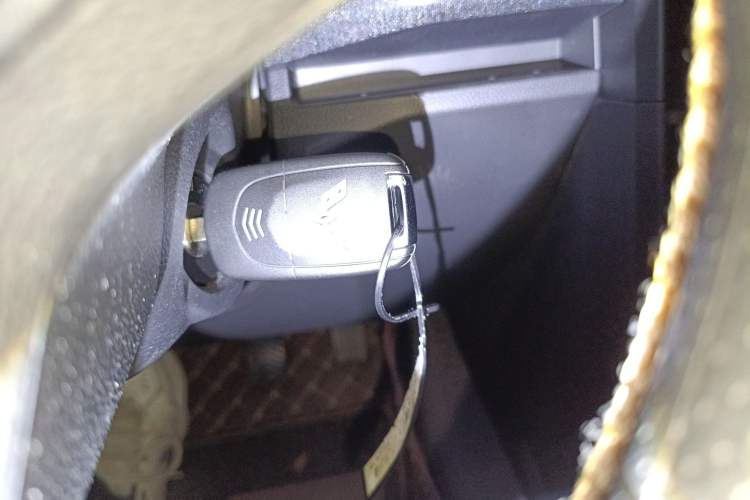 Used Wuling Hongguang PLUS 2020 1.5L Manual Standard Edition 5 Seats Vehicle Key