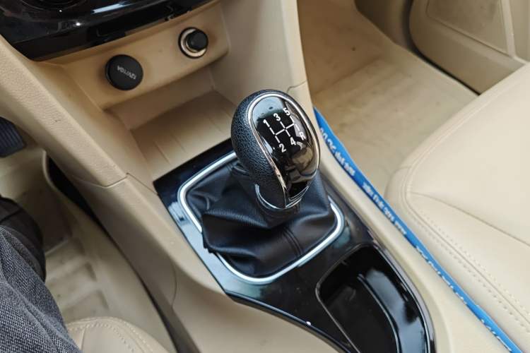 Used Baojun 730 2016 1.5L Manual Comfort Version 7 Seats China V Emission Standard