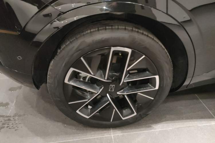 Used Avatr 11 2025 Ultra Extended-Range Edition
