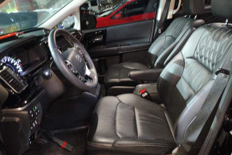 Used Honda Elysion 2019 2.0L Hybrid Luxury Edition Left Front Seat