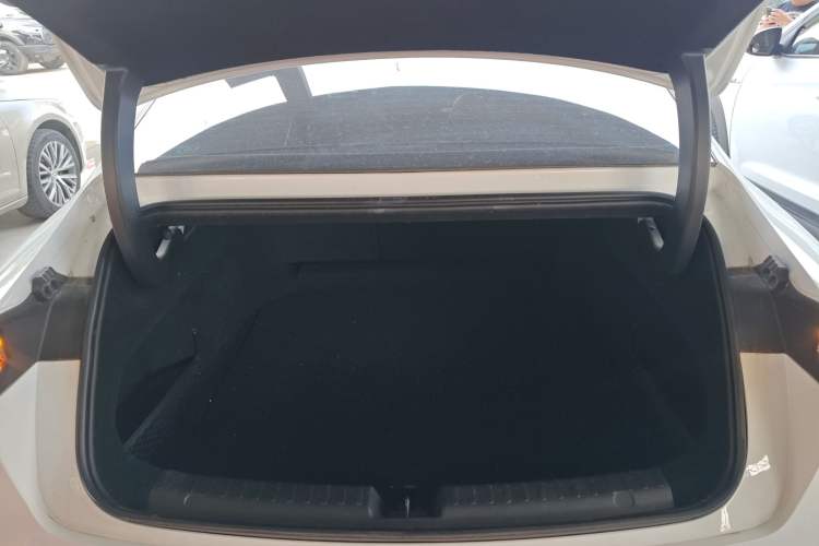 Used Geely Galaxy E8 2024 550 km Range Rear-Drive MAX