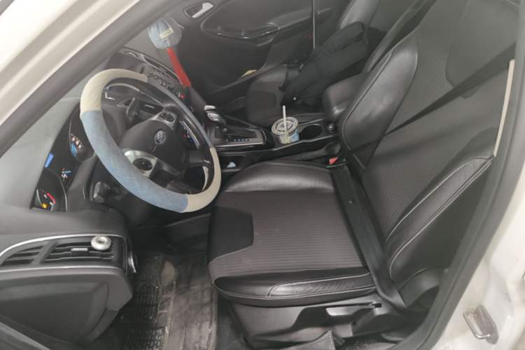 Used Ford Focus 2012 Sedan 1.6L Automatic Fashion Edition