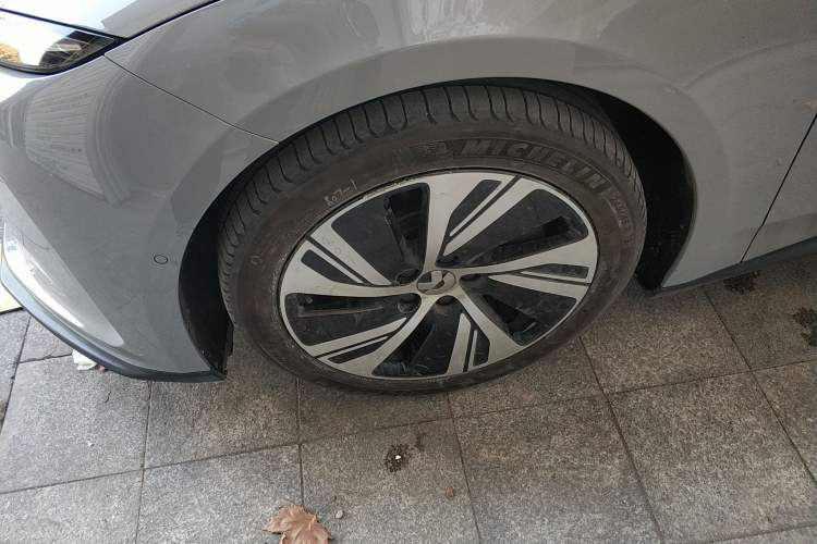 Used Nio ET5 2024 75 kWh Exterior 7