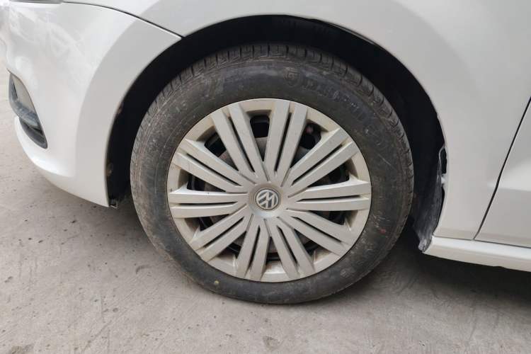 Used Volkswagen Polo 2016 1.6L Automatic Comfort Model
