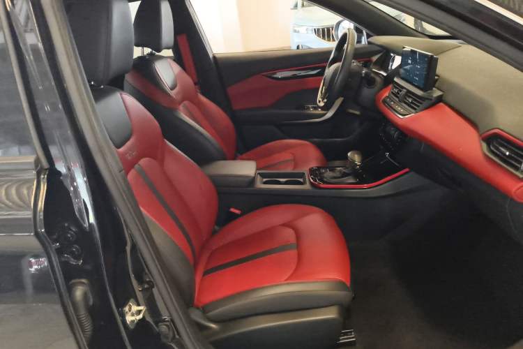 Used Dongfeng Aeolus Yixuan 2022 230T Automatic Adaptive-Beam Knight Edition
