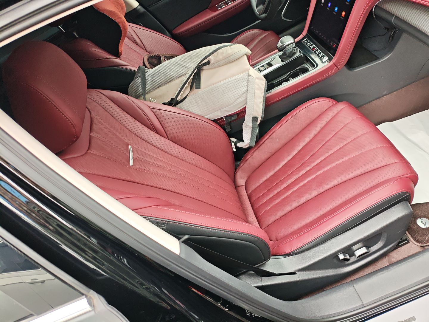 Hongqi H5 2024 1.5T DCT Smart Connect Flagship Edition - Chinese Trim Yun — снимка 19