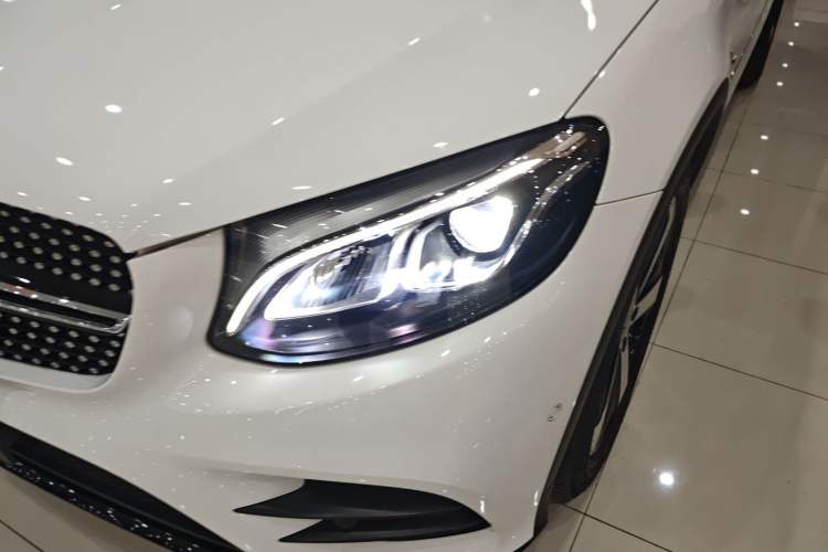 Used Mercedes-Benz GLC Coupe 2017 GLC 200 4MATIC Coupe SUV