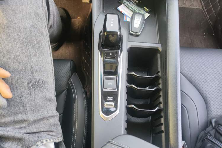 Used Geely Auto Binray 2022 Binrui COOL 1.5T DCT Electric Edition Gear Lever