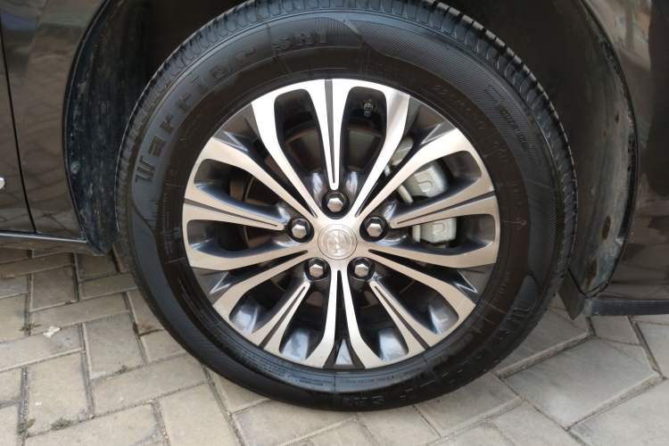 Used Buick GL8 2021 Land Cruiser Executive Class 652T Luxury Model
