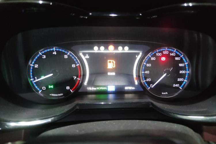 Used GAC Trumpchi GS8 2017 320T Two-Wheel Drive Luxury Smart Connectivity Version (7 Seats)