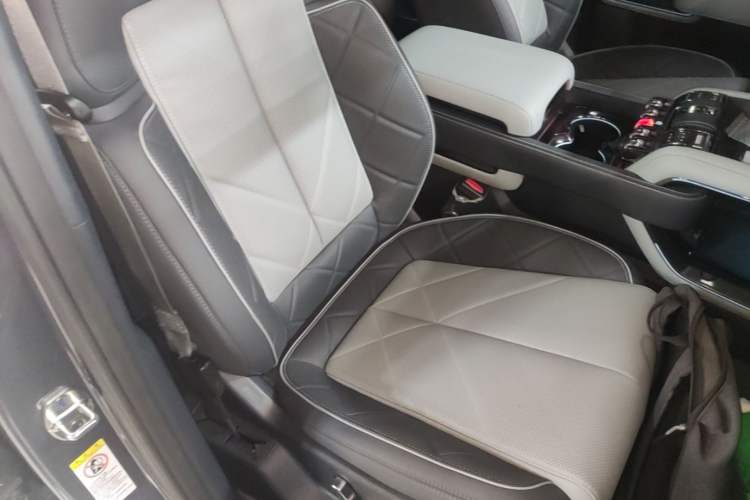 Used Formula Leopard 5 2023 Explore Edition Right Front Seat