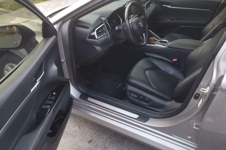 Used Toyota Camry 2021 2.0G Luxury Edition Driver Seat