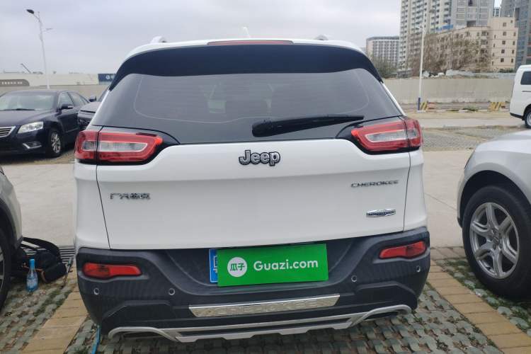 Used Jeep Cherokee 2016 2.4L Leading Edition