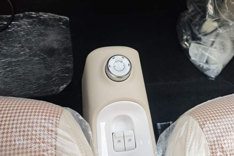 Used Wuling Hongguang MINIEV 2024 3rd Generation 215km Youth Edition Gear Lever