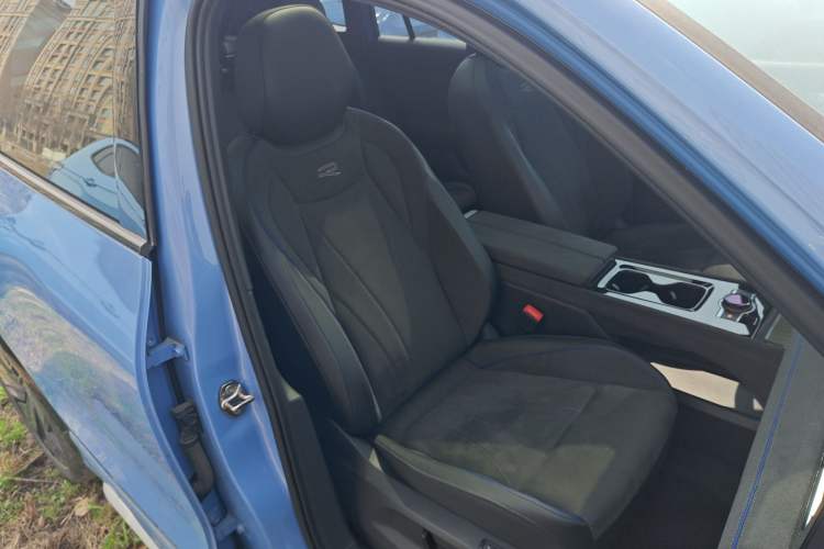 Used Volkswagen Tiguan L 2024 PRO 380TSI Four-Wheel Drive R-Line Prestige Edition Right Front Seat