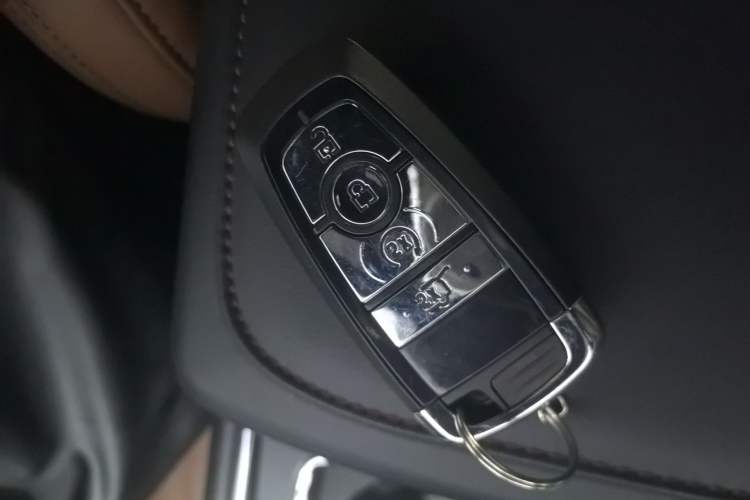 Used Lincoln Aviator 2020 3.0T V6 All-Wheel Drive Executive Version
