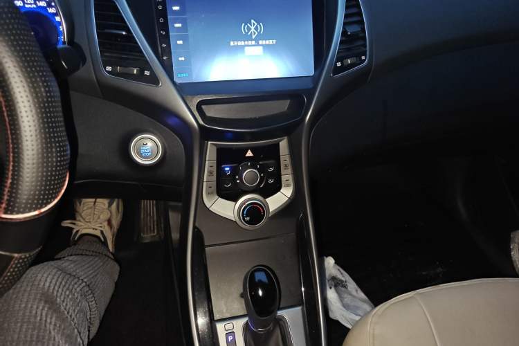 Used Hyundai Elantra (5th Generation / Langdong) 2015 1.6L Automatic Leading Model