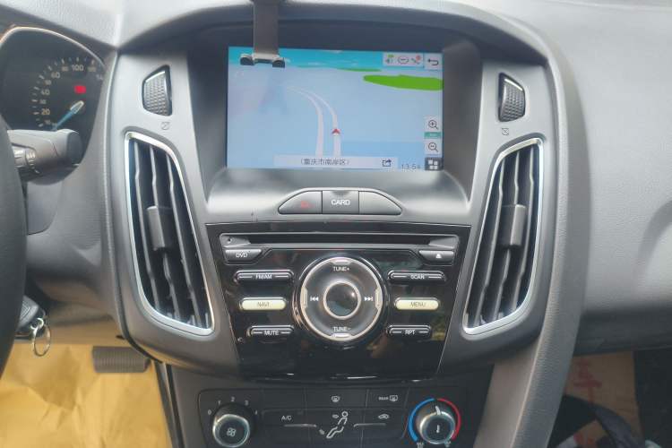 Used Ford Focus 2018 Sedan Classic 1.6L Automatic Trendy SmartDrive Edition Audio And AC Panel