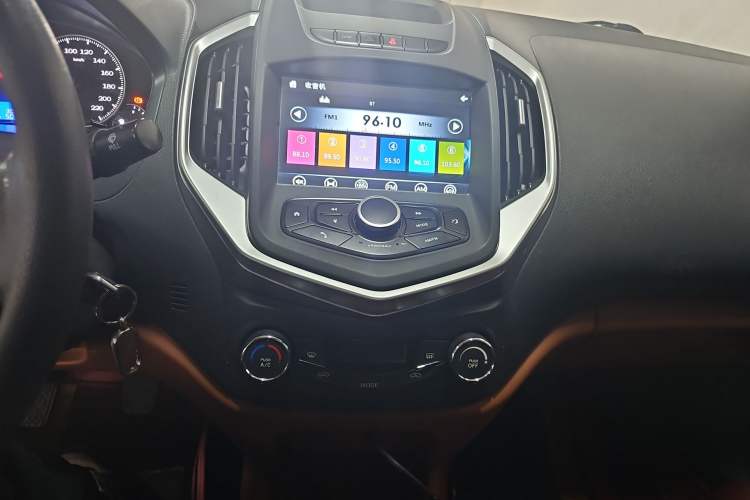 Used Geely Auto Diamond 2016 1.5L Manual Entry-Level Trim
