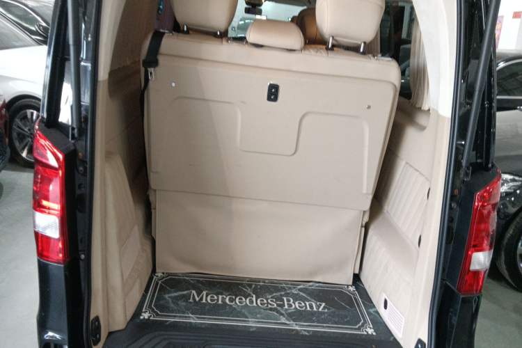 Used Mercedes-Benz Vito 2023 2.0T Business Version 7 Seats
