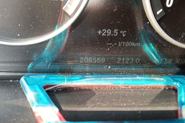 Used BMW 5 Series 2014 520Li Elegant Model
