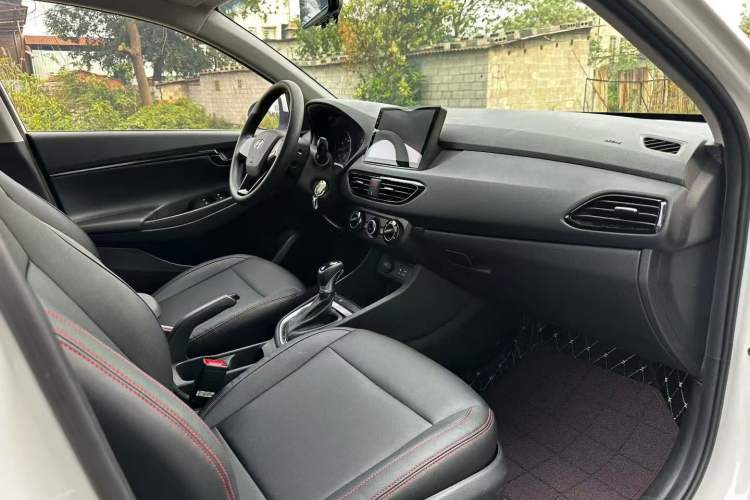 Used Hyundai Celesta 2018 1.6L Automatic GL Enjoyment Edition China VI compliant Right Front Seat