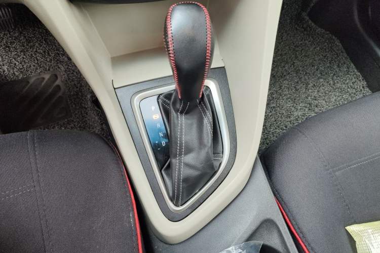 Used Buick GT 2016 15N Automatic Elite Edition Gear Lever