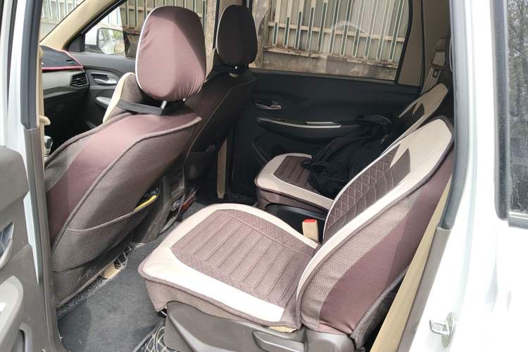 Used Wuling Hongguang 2018 1.5L S Comfort Model L2B Left Rear Seat