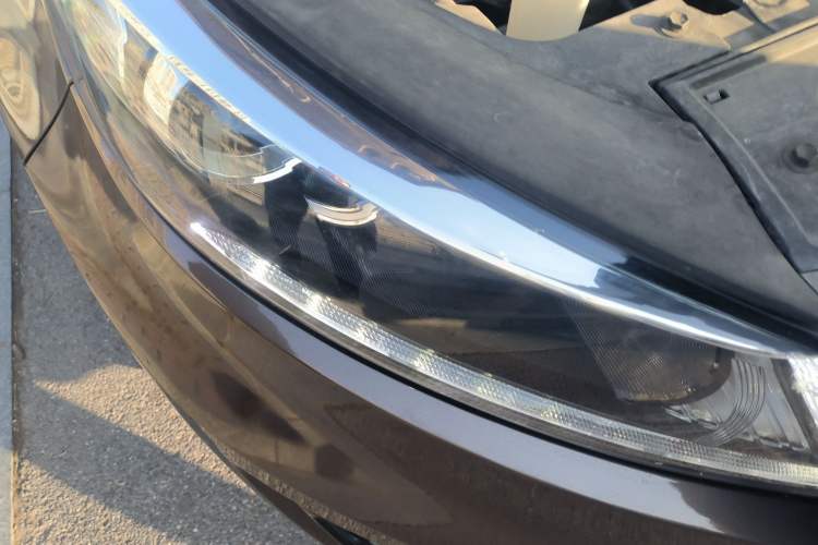 Used Kia Sportage R 2015 2.0L Automatic Two-Wheel Drive DLX Model Right Front Headlight