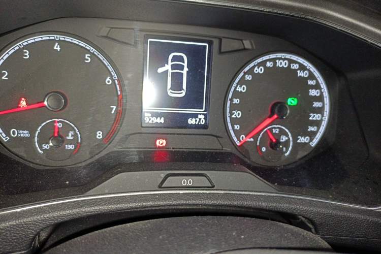 Used Volkswagen T-ROC 2018 230TSI DSG Two-Wheel Drive Advanced Version China V Standard Odometer Close Up