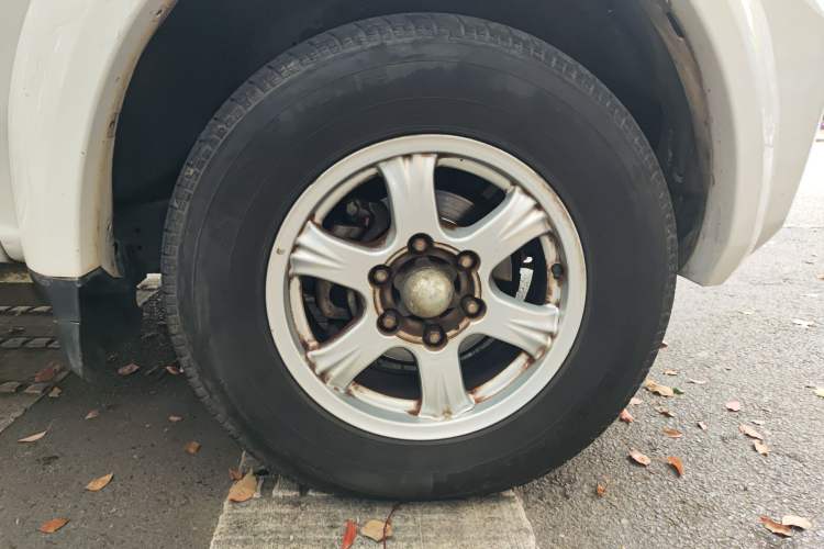 Used Great Wall Wingle 5 2017 2.0T European-spec Diesel Two-Wheel Drive Entry-Level Small Double-Cab GW4D20E Right Front Wheel Hub