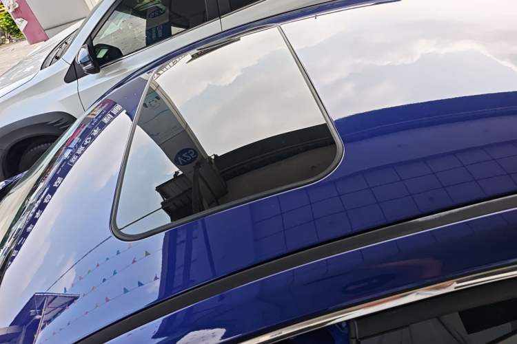 Used Hongqi H5 2020 1.5T DCT Flagship Edition Roof