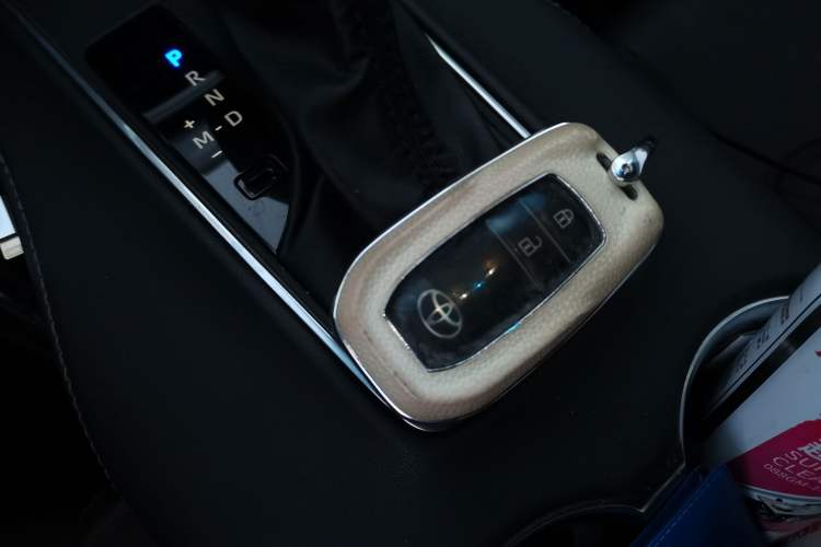 Used Toyota Venza 2022 2.0L CVT Two-Wheel Drive Luxury Edition Interior 1