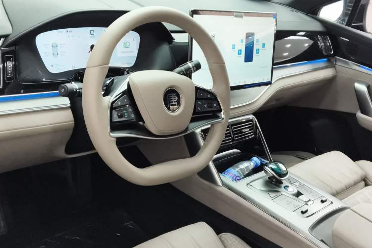 Used BYD Tang New Energy 2025 Intelligent Driving Version DM-i 115KM Flagship Edition Center Console