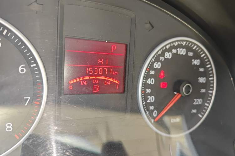 Used Volkswagen Bora 2011 1.6L Automatic Fashion Edition Odometer Close Up