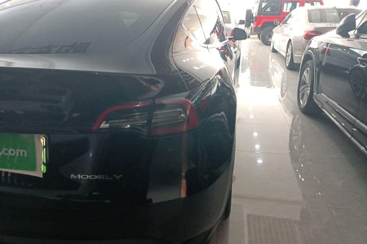 Used Tesla Model Y 2021 Standard Range Rear-Wheel Drive Version