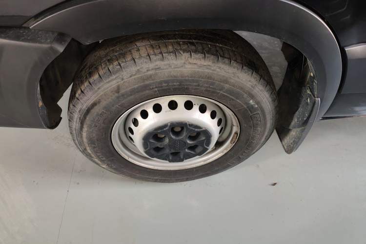 Used Iveco Eurocargo 2021 2.0T Manual Super-Rui Short Wheelbase Low-Roof Side-Hinged Door F1A
