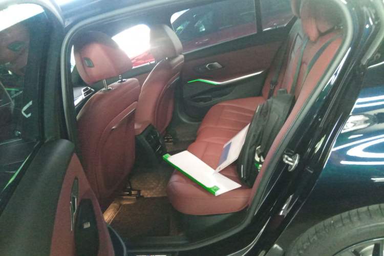 Used BMW 3 Series 2025 330Li M Sport Shadowline Package Left Rear Seat