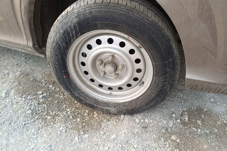 Used Foton Scenic G5 2021 2.0L Gasoline Commercial Version 6-Seater Multi-Purpose Passenger Vehicle 1TZS
