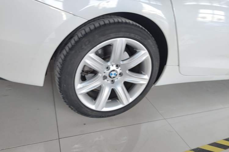 Used BMW 5 Series GT 2017 528i Leading Model
