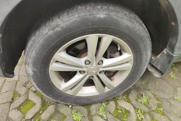 Used HYOSOW S3 2016 S3L 1.5L Manual Prestige Edition Left Front Wheel Hub