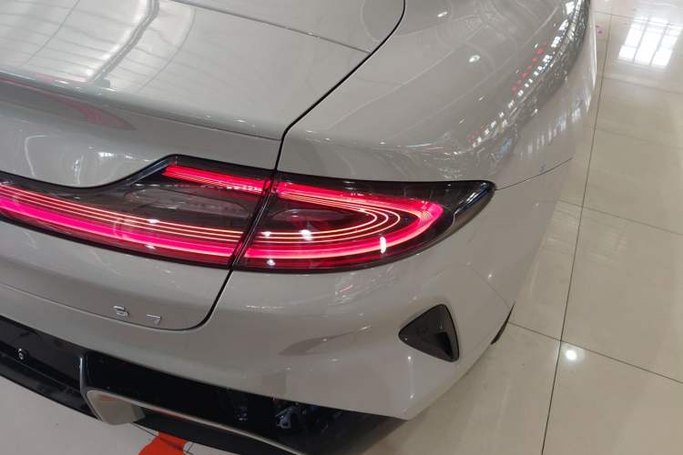 Used Xiaomi Auto SU7 2024 Rear-Drive Long-Range Intelligent Driving Version